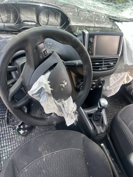 Peugeot 208 kijelző eladó .