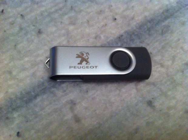 Peugeot 2.0 USB pendrive 2 GB