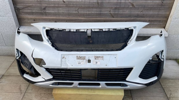 Peugeot 3008 2 első lökhárító 9810869977