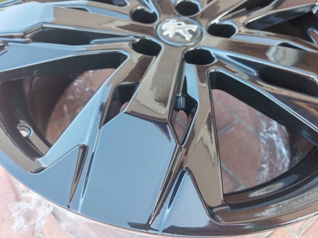 Peugeot 3008 5008 suv gyári 18col alufelni 5x108