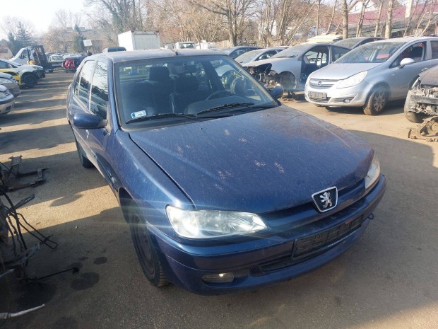 Peugeot 306 1.6 Facelift karossz�ria elemei