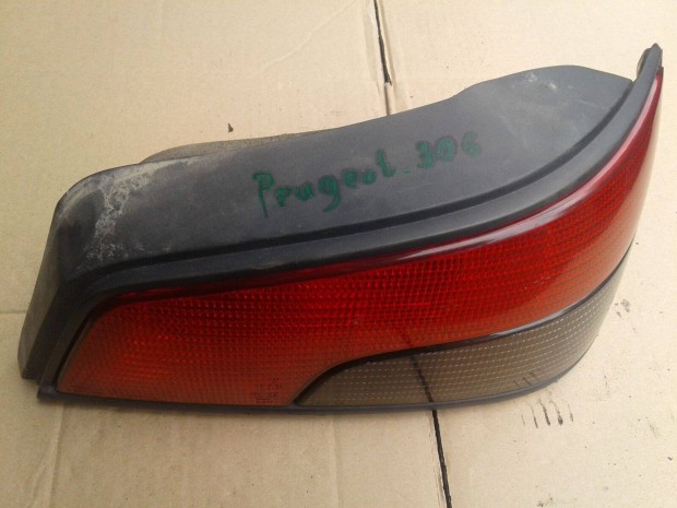 Peugeot 306 2.0 HDI jobb hátsó lámpa