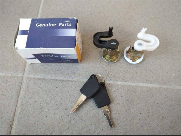 Peugeot 306 ajt� z�rbet�t, z�rhenger k�szlet kulccsal. 2 db-os