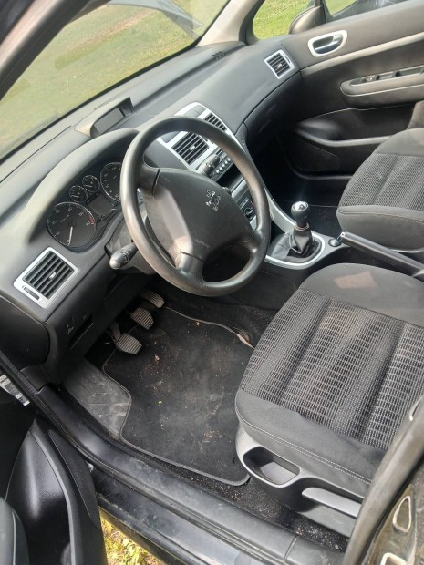 Peugeot 307 1.6 hdi alkatr�szek 