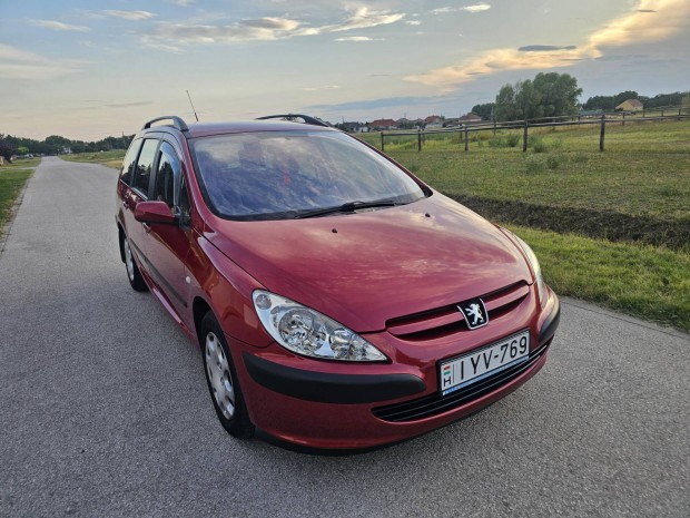 Peugeot 307 Break 1.4 16V Profil Garantált 1000...