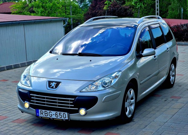 Peugeot 307 SW 1.6 HDi Supreme Panorámatető-DIG...