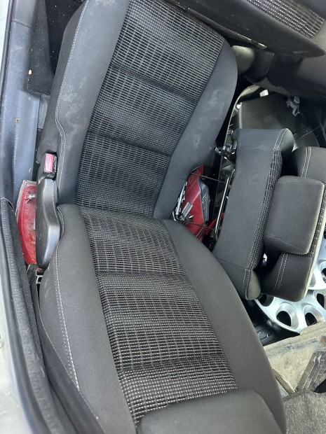 Peugeot 307 Sw hátsó sori ülés eladó .