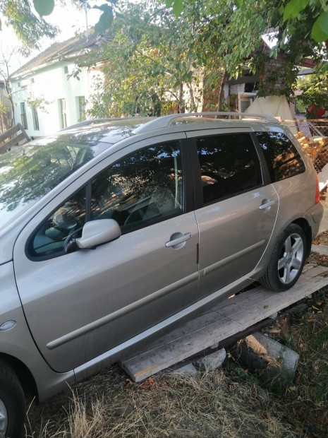 Peugeot 307. 