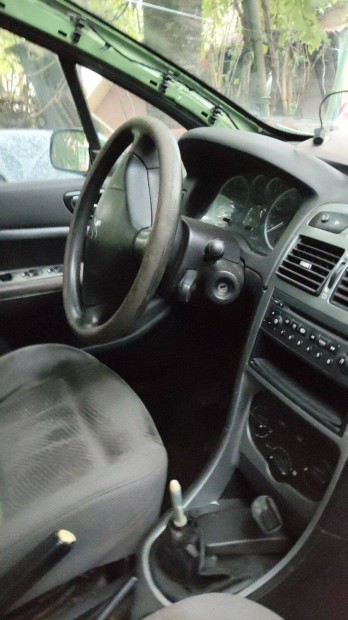 Peugeot 307 autó alkatrésznek,vagy felújításra