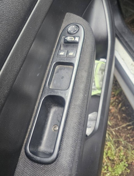 Peugeot 307 bal első ablakemelő kapcsoló 8000