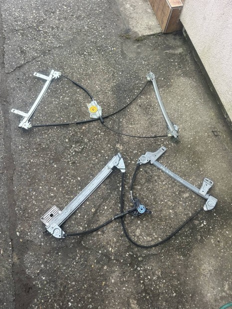 Peugeot 307 cc 2007 �vj els� h�ts� elektromos ablakemel�k eladok 