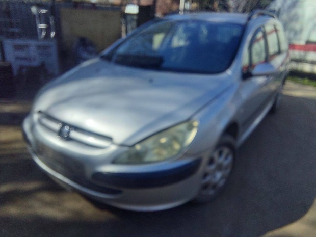 Peugeot 307 kombi karosszéria elemei szűrke