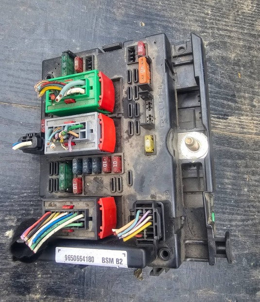 Peugeot 307 motortéri biztosíték tábla bsm modul 15000