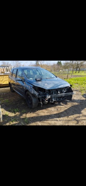 Peugeot 307 sw alkatresz elado!