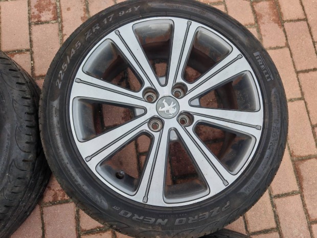 Peugeot 308 17col alufelni 225/45r17 4x108
