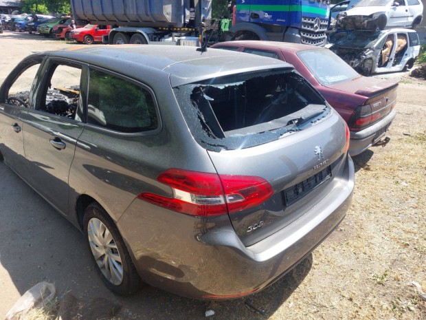 Peugeot 308 SW karosszéria elemei 2021 -év