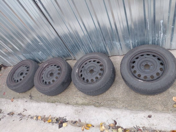 Peugeot 308, 16 coll, 5x108 lemezfelni, 205/55 gumik