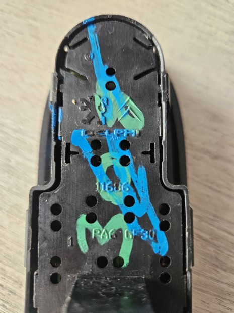 Peugeot 308 ablakemel� kapcsol� 