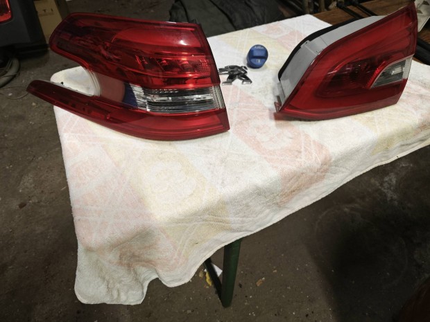 Peugeot 308 kombi bal h�ts� l�mpa, �s jobb h�ts� l�mpa elad� 