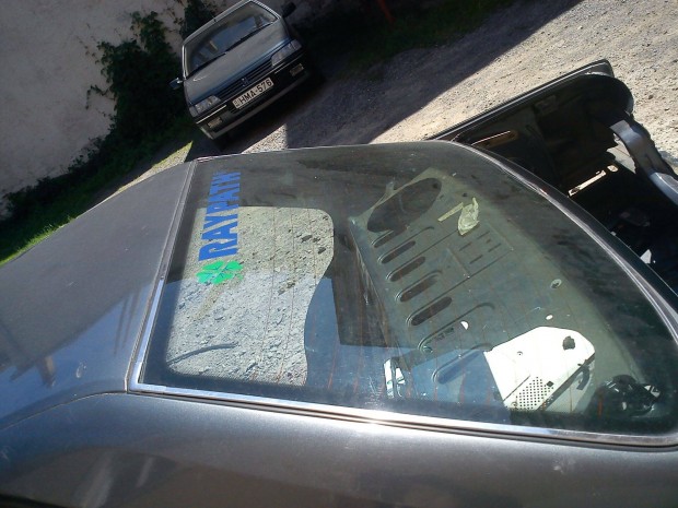 Peugeot 405 hts szlvd ablak