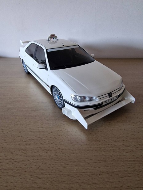 Peugeot 406 (Taxi) 1:12 makett modell aut 