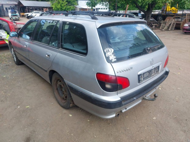 Peugeot 406 kombi karosszéria elemei