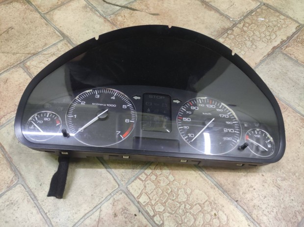 Peugeot 407 2.0B kilomterra racsoport