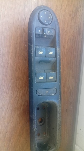 Peugeot 407 ablakemel� kapcsol� 