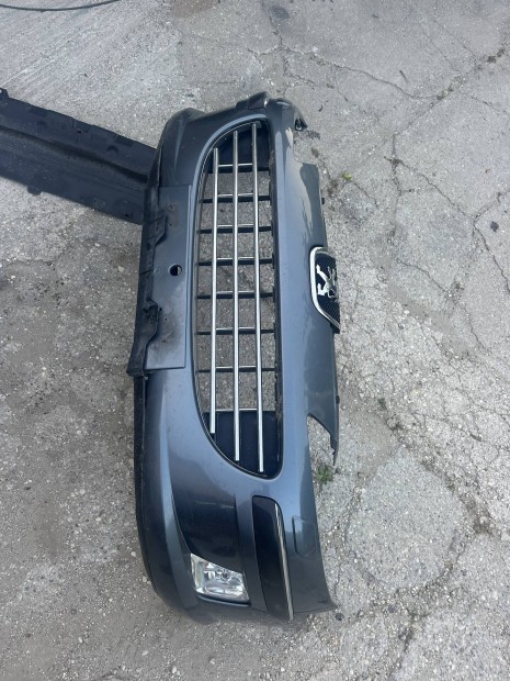 Peugeot 407 lámpamosós (xenon) első lökhárító eladó .