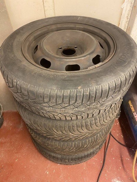 Peugeot 4x108 195/65 r15 acélfelni