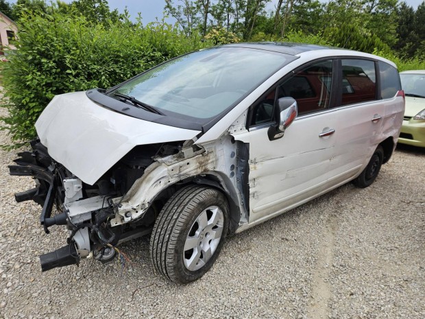 Peugeot 5008 1.6 HDi Active 9H05 motor. kevs km