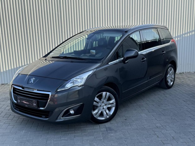 Peugeot 5008 1.6 HDi Allure EAT6.Navi.B�r.Panor...
