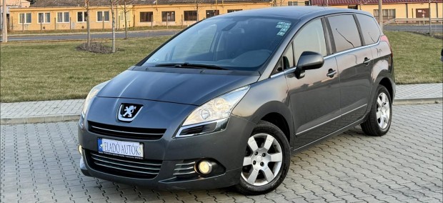 Peugeot 5008 1.6 HDi Family / Frissen Szervizel...