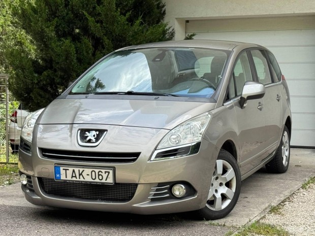 Peugeot 5008 1.6 HDi Premium Navi. Vonóhorog. M...