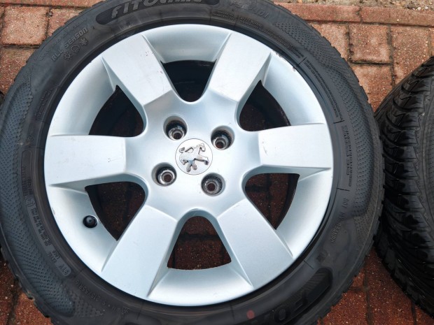 Peugeot 5008 gyri 16col alufelni 215/55r16 4 vszak