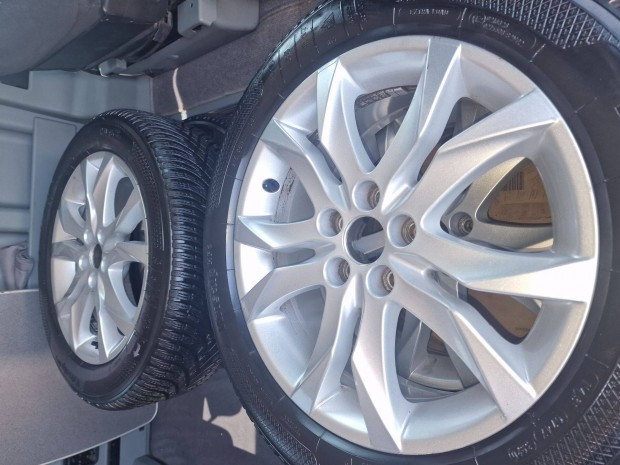 Peugeot 508 215.55.17 Kléber téli gumi-Gyári alufelni
