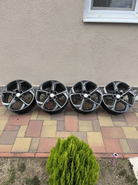 Peugeot 5x108 R17 gyri alufelni