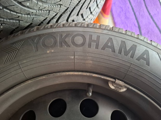 Peugeot 807 16" lemezfelni 4db 215/60r16 téli gumi eladó!