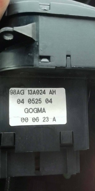 Peugeot 807 ablakemel� kapcsol� 