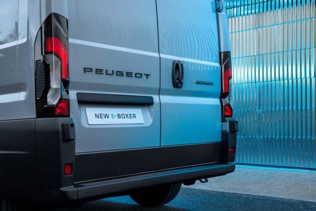 Peugeot Boxer 2.2 Bluehdi 330 FT L2H1 Gyártásre...