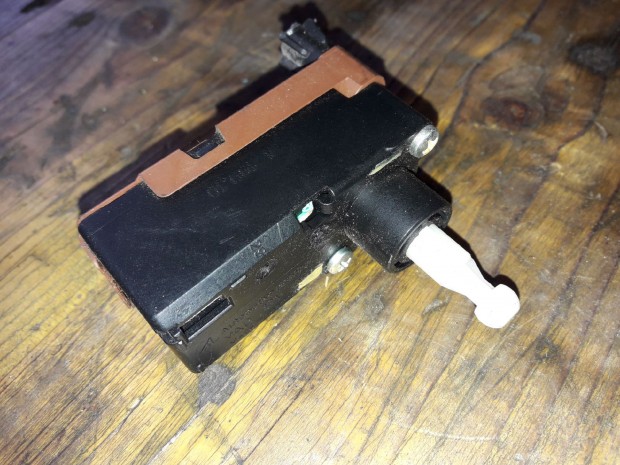 Peugeot Boxer III 06-14 Elektromos F�nysz�r� Magass�g �ll�t� Motor