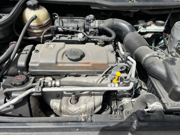 Peugeot Citroen 1.4 8v motor KFW