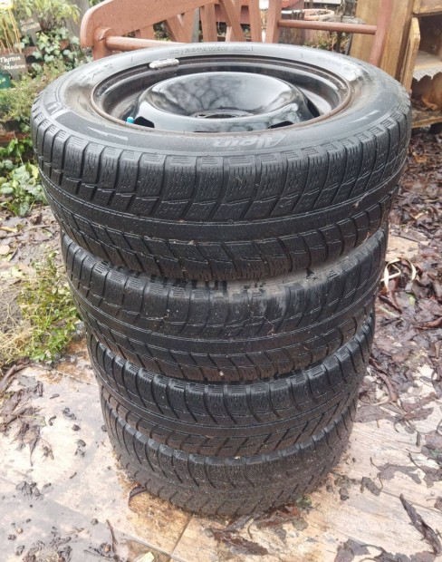 Peugeot Citroen tli gumi garnitra Michelin 185/65 R15 4x108