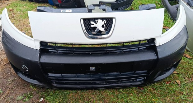Peugeot Expert első lökhárító