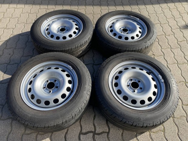 Peugeot Expert gy�ri 16"-os lemezfelni szett 215/65R16C