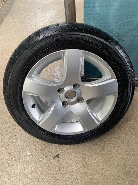 Peugeot Felni 215/55R16 Yokohama Advan Sport gumikkal