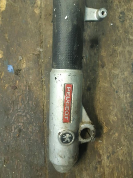 Peugeot Jetforce első teleszkóp