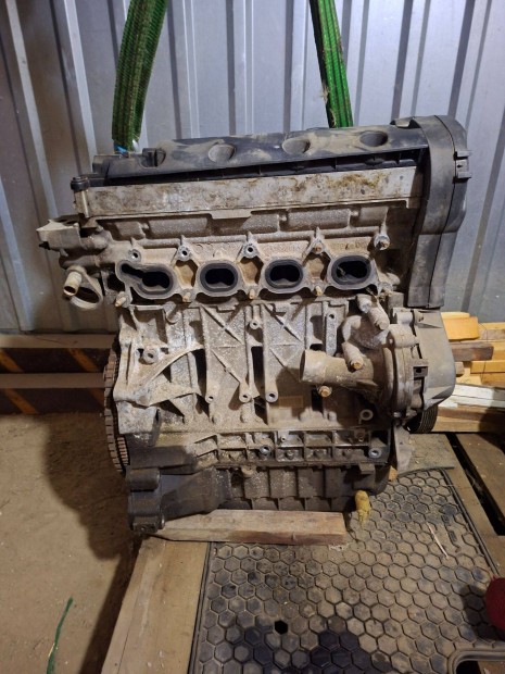 Peugeot Motor 2000 Benzin elad�