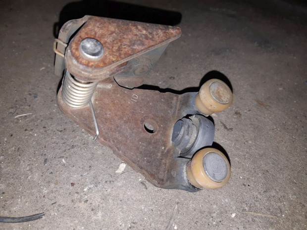 Peugeot Partner 02-08 Jobb Tol�ajt� K�z�ps� G�rg�