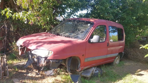 Peugeot Partner 1,4 benzines ,hiányos alkatrésznek eladó